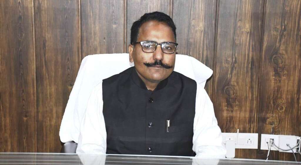 रामपुर और बरेली रोड की समस्याओं को लेकर डीएम से मिले समाजसेवी, स्मार्ट मीटर, सड़क और पेयजल मुद्दे उठाए रामपुर और बरेली रोड की समस्याओं को लेकर डीएम से मिले समाजसेवी, स्मार्ट मीटर, सड़क और पेयजल मुद्दे उठाए