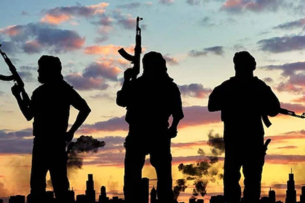 आतंक पर बड़ा प्रहार: केंद्र ने पाकिस्तान में बैठे 23 आतंकियों को UAPA के तहत घोषित किया ‘आतंकवादी’ आतंक पर बड़ा प्रहार: केंद्र ने पाकिस्तान में बैठे 23 आतंकियों को UAPA के तहत घोषित किया ‘आतंकवादी’