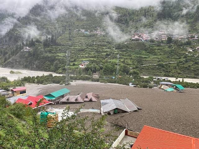 आपदा के बाद धारा बनी उम्मीद की राह, धराली ने सिखाया बेहतर आपदा प्रबंधन का सबक आपदा के बाद धारा बनी उम्मीद की राह, धराली ने सिखाया बेहतर आपदा प्रबंधन का सबक