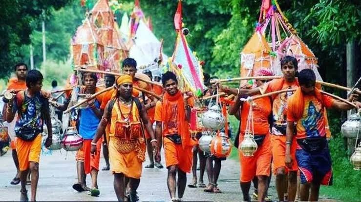 हरिद्वार में कांवड़ यात्रियों ने पकड़े कार चोर, चोरी की गाड़ी बरामद हरिद्वार में कांवड़ यात्रियों ने पकड़े कार चोर, चोरी की गाड़ी बरामद