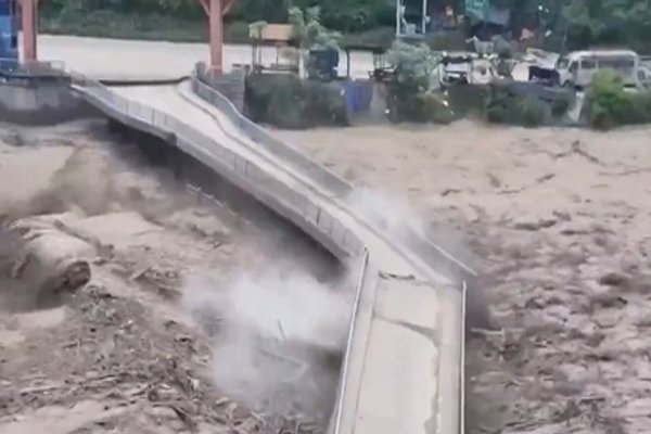 नेपाल में बाढ़ से तबाही, 105 भारतीय लापता; सात की मौत, बिहार-यूपी में अलर्ट नेपाल में बाढ़ से तबाही, 105 भारतीय लापता; सात की मौत, बिहार-यूपी में अलर्ट