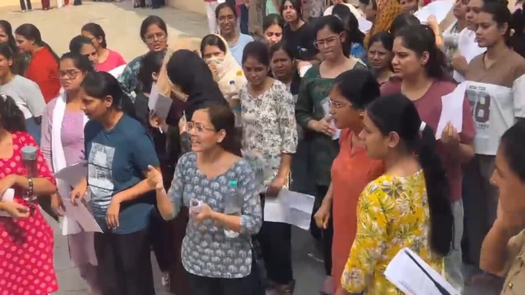 जयपुर में बिजली गुल होने से NEET-PG परीक्षा स्थगित, 5 सितंबर को फिर होगी परीक्षा जयपुर में बिजली गुल होने से NEET-PG परीक्षा स्थगित, 5 सितंबर को फिर होगी परीक्षा