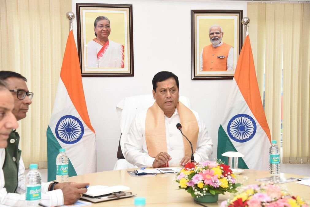 पश्चिम एशिया संकट के बीच 4052 भारतीय नाविक सुरक्षित लौटे, मृतकों के परिजनों को 10 लाख रुपये की सहायता पश्चिम एशिया संकट के बीच 4052 भारतीय नाविक सुरक्षित लौटे, मृतकों के परिजनों को 10 लाख रुपये की सहायता