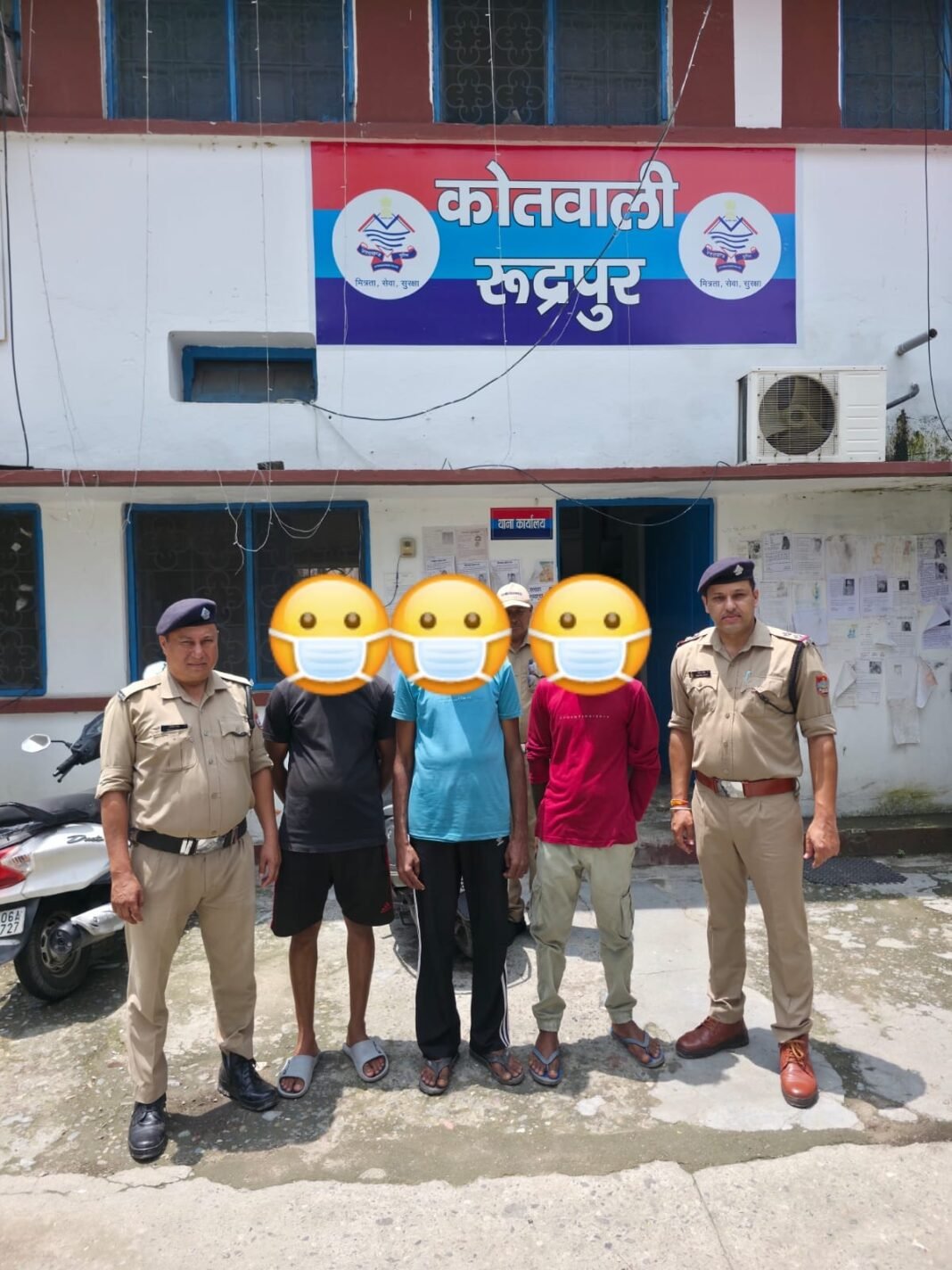 कोतवाली पुलिस का वारंटियों की गिरफ्तारी को आपरेशन प्रहार,तीन वारंटी दबोचे, कोर्ट में पेश करने की कार्रवाई की जा रही कोतवाली पुलिस का वारंटियों की गिरफ्तारी को आपरेशन प्रहार,तीन वारंटी दबोचे, कोर्ट में पेश करने की कार्रवाई की जा रही