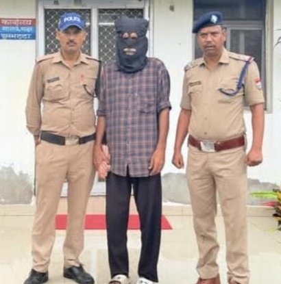 जनपद पुलिस का फरार अपराधियों पर लगातार प्रहार,कई वर्षों से फरार मफरूर अभियुक्त गिरफ्तार जनपद पुलिस का फरार अपराधियों पर लगातार प्रहार,कई वर्षों से फरार मफरूर अभियुक्त गिरफ्तार