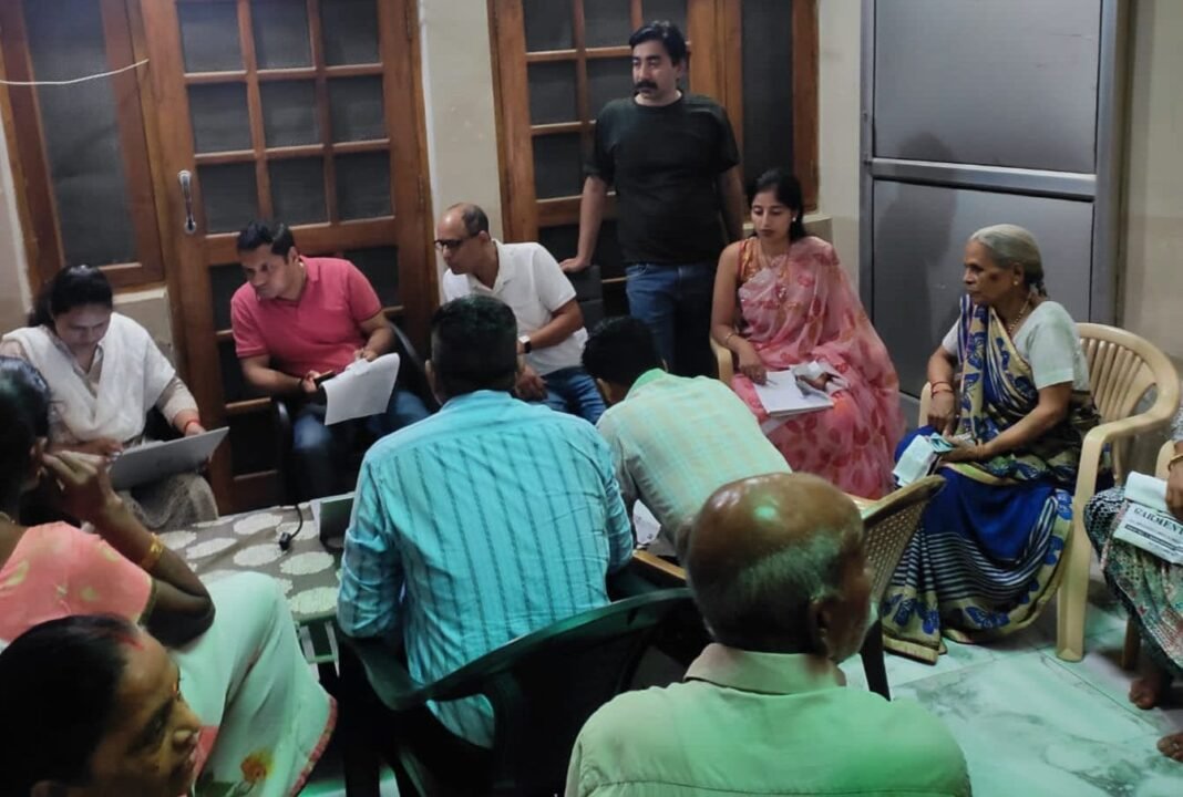 स्मार्ट मीटरों पर फिर भड़का लोगों का गुस्सा, बिजली बिलों में भारी गड़बड़ी का आरोप स्मार्ट मीटरों पर फिर भड़का लोगों का गुस्सा, बिजली बिलों में भारी गड़बड़ी का आरोप