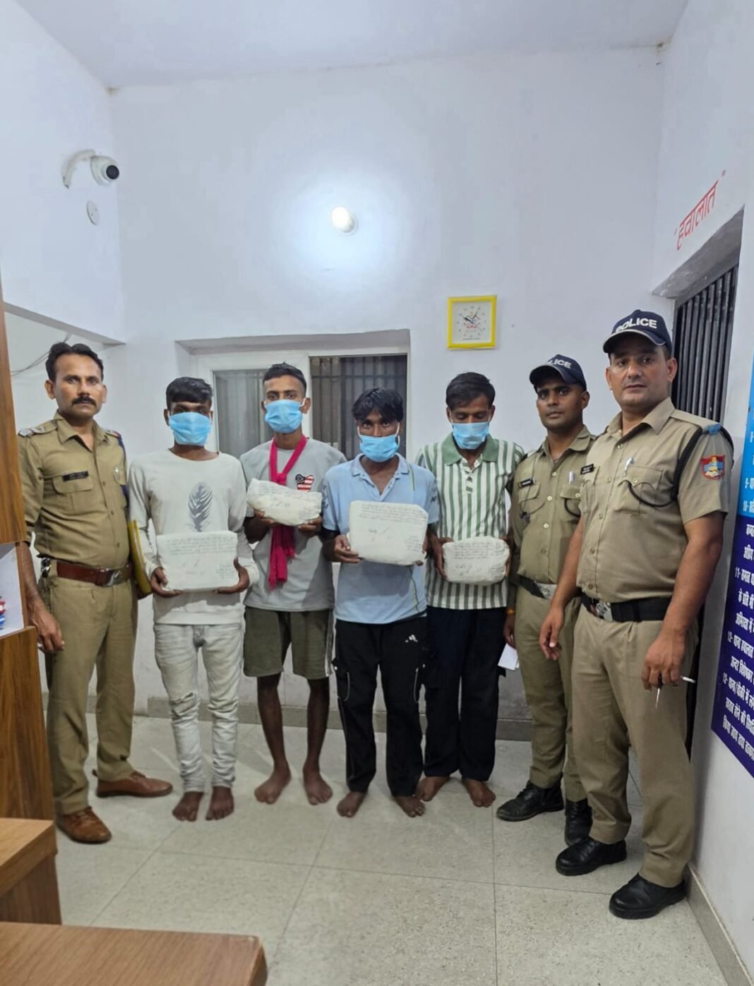 नशे के इंजेक्शन का काला कारोबार: बनभूलपुरा में चार गिरफ्तार नशे के इंजेक्शन का काला कारोबार: बनभूलपुरा में चार गिरफ्तार