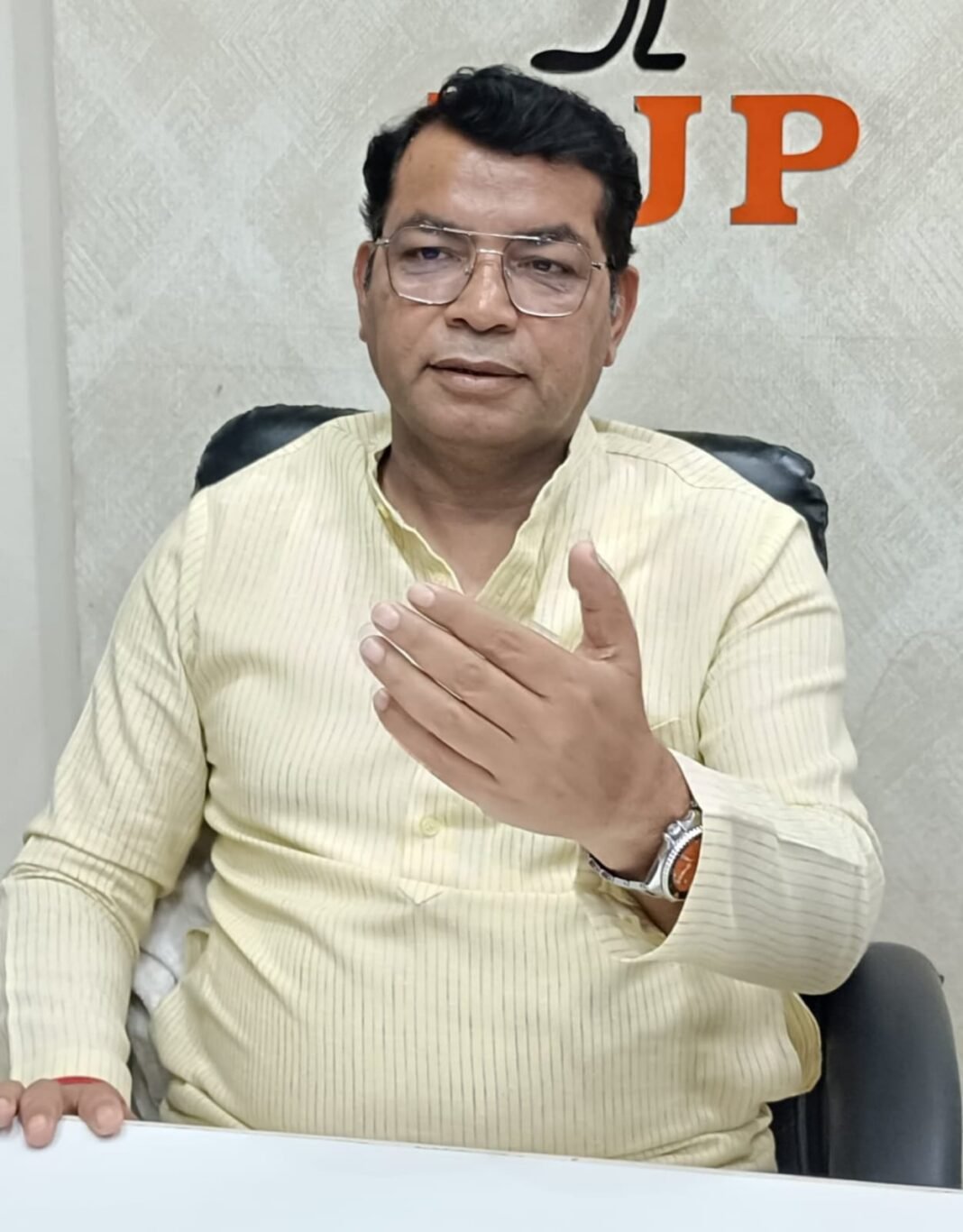 कांग्रेस की राजदारी और चाटुकारिता में ठुकराल भूले शब्दों की मर्यादा, सीएम के खिलाफ तू-तड़ाक की भाषा बर्दाश्त नहीं : विधायक शिव कांग्रेस की राजदारी और चाटुकारिता में ठुकराल भूले शब्दों की मर्यादा, सीएम के खिलाफ तू-तड़ाक की भाषा बर्दाश्त नहीं : विधायक शिव