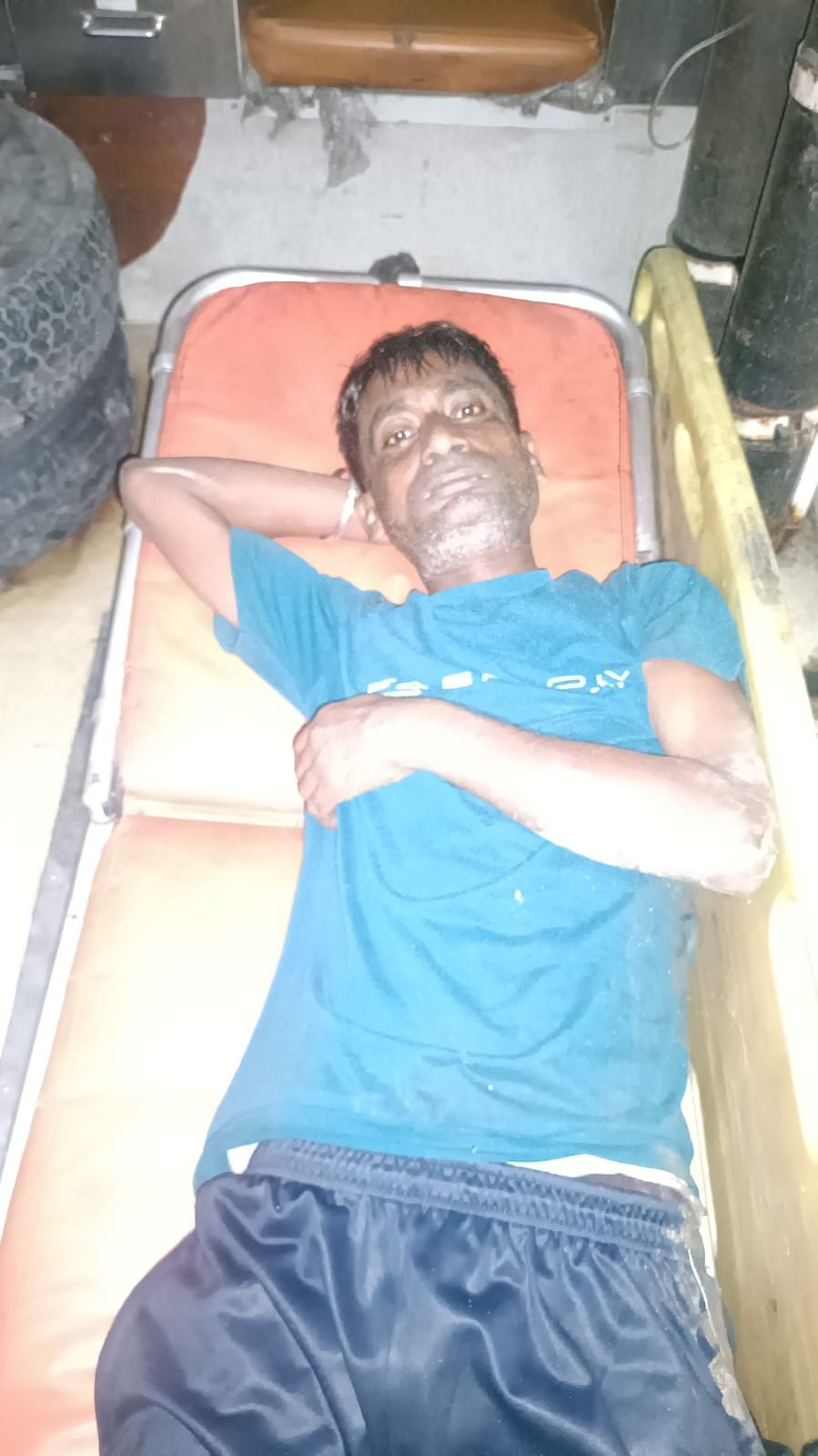 अंधेरी रात में नहर में उतरे जवान, युवक की बचाई जान अंधेरी रात में नहर में उतरे जवान, युवक की बचाई जान