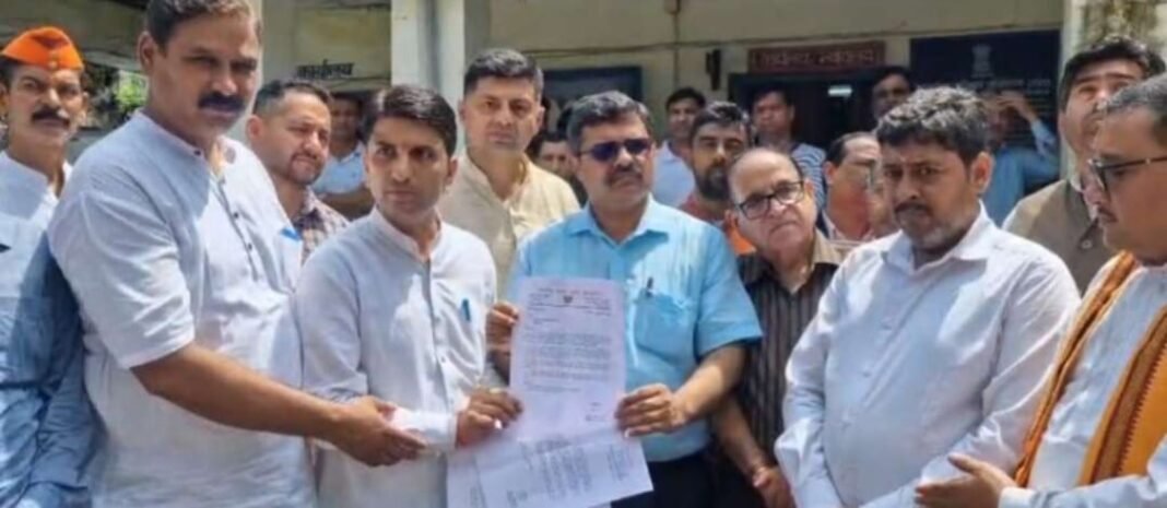 एस आई आर प्रक्रिया पर कांग्रेस पर गंभीर आरोप एस आई आर प्रक्रिया पर कांग्रेस पर गंभीर आरोप