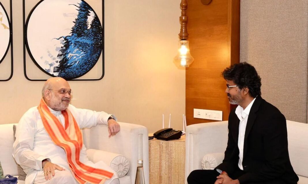 अमित शाह के सामने विजय ने उठाए NEET, परिसीमन और कावेरी के मुद्दे अमित शाह के सामने विजय ने उठाए NEET, परिसीमन और कावेरी के मुद्दे
