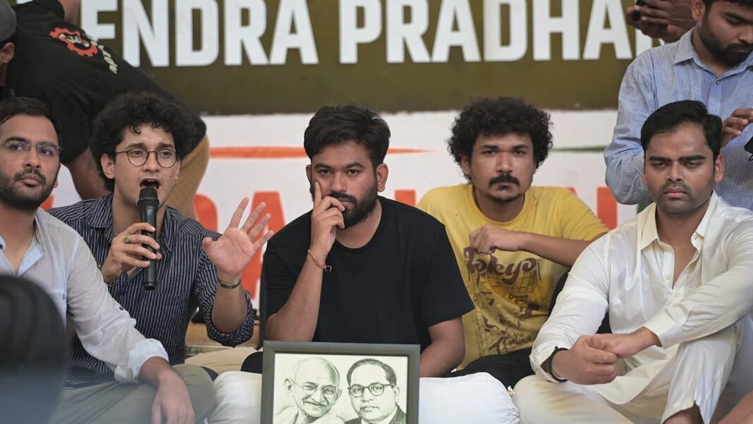 ‘सीजेपी’ राजनीति में नहीं उतरेगी, दबाव समूह के रूप में जारी रहेगा आंदोलन: अभिजीत दीपके ‘सीजेपी’ राजनीति में नहीं उतरेगी, दबाव समूह के रूप में जारी रहेगा आंदोलन: अभिजीत दीपके