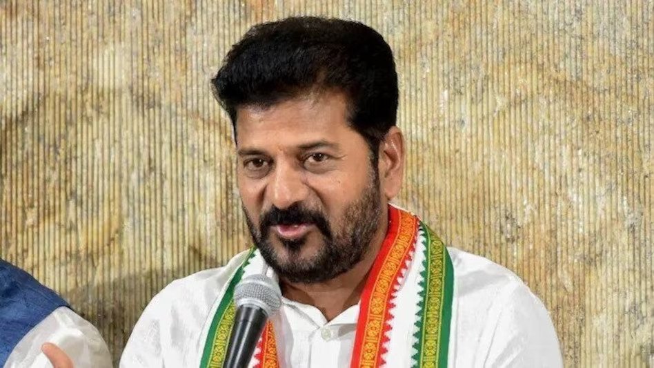 रेवंत रेड्डी अकेले नहीं, कई मुख्यमंत्रियों को पहले भी नहीं मिली विदेश यात्रा की मंजूरी रेवंत रेड्डी अकेले नहीं, कई मुख्यमंत्रियों को पहले भी नहीं मिली विदेश यात्रा की मंजूरी