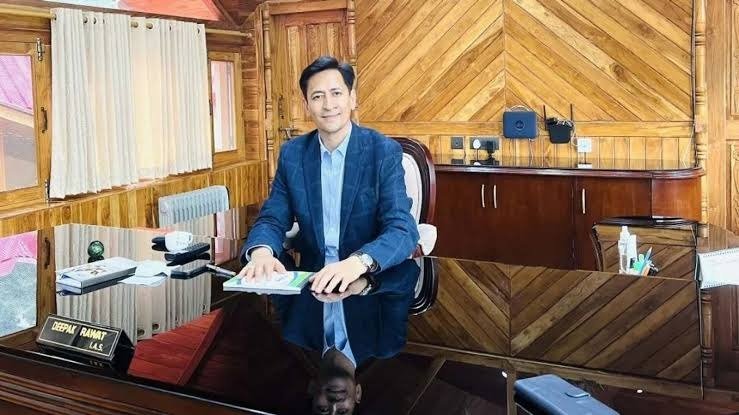 बिना नंबर सड़क पर दौड़े दोपहिया तो डीलर पर 15 गुना टैक्स का जुर्माना बिना नंबर सड़क पर दौड़े दोपहिया तो डीलर पर 15 गुना टैक्स का जुर्माना