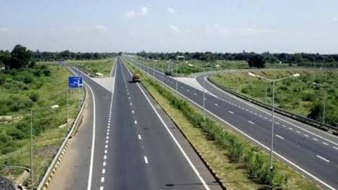 दिल्ली-मेरठ के बीच 40 लेन की सड़क? गडकरी के दावे से मचा बवाल, सोशल मीडिया पर चर्चा तेज दिल्ली-मेरठ के बीच 40 लेन की सड़क? गडकरी के दावे से मचा बवाल, सोशल मीडिया पर चर्चा तेज