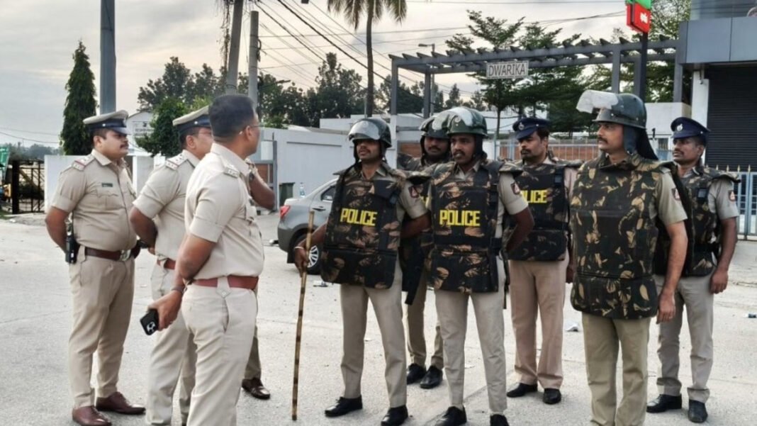 कावेरी जल विवाद पर कर्नाटक बंद का मिला-जुला असर, बेंगलुरु में सामान्य रहा जनजीवन कावेरी जल विवाद पर कर्नाटक बंद का मिला-जुला असर, बेंगलुरु में सामान्य रहा जनजीवन