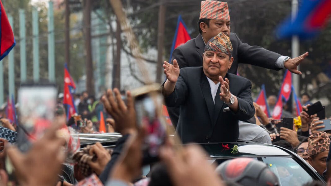 नेपाल में हिंदू राष्ट्र की मांग तेज, भारत-नेपाल सीमा पर सुरक्षा बढ़ाई गई नेपाल में हिंदू राष्ट्र की मांग तेज, भारत-नेपाल सीमा पर सुरक्षा बढ़ाई गई