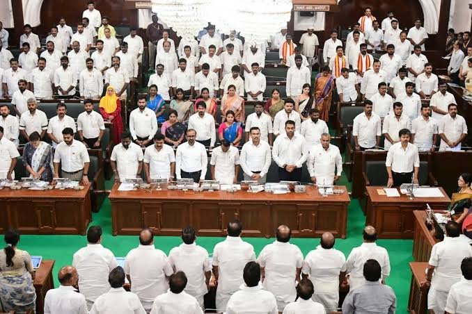 तमिलनाडु विधानसभा में NEET के खिलाफ प्रस्ताव पारित, भाजपा विधायक ने किया वॉकआउट तमिलनाडु विधानसभा में NEET के खिलाफ प्रस्ताव पारित, भाजपा विधायक ने किया वॉकआउट