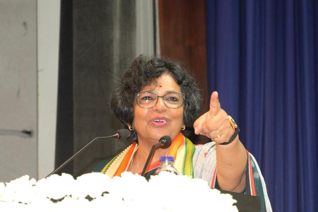 मुर्शिदाबाद हिंसा की पीड़ा देख आठ दिन तक नहीं सो सकी: विजया रहाटकर मुर्शिदाबाद हिंसा की पीड़ा देख आठ दिन तक नहीं सो सकी: विजया रहाटकर