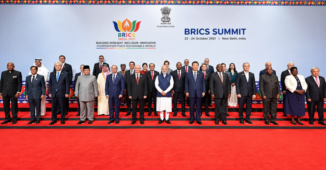 BRICS सम्मेलन से विपक्षी मुख्यमंत्रियों की दूरी, NDA के छह मुख्यमंत्री बैठक में हुए शामिल BRICS सम्मेलन से विपक्षी मुख्यमंत्रियों की दूरी, NDA के छह मुख्यमंत्री बैठक में हुए शामिल