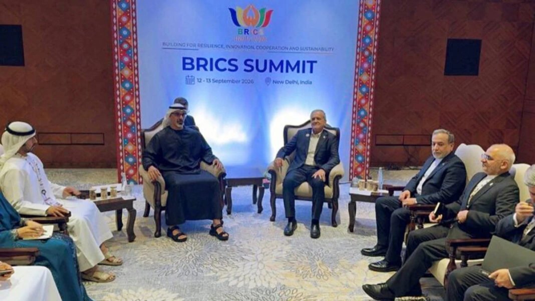 BRICS सम्मेलन ईरान और यूएई ने पीछे छोड़ी पुरानी कड़वाहट, भविष्य में सहयोग बढ़ाने पर बनी सहमति BRICS सम्मेलन ईरान और यूएई ने पीछे छोड़ी पुरानी कड़वाहट, भविष्य में सहयोग बढ़ाने पर बनी सहमति