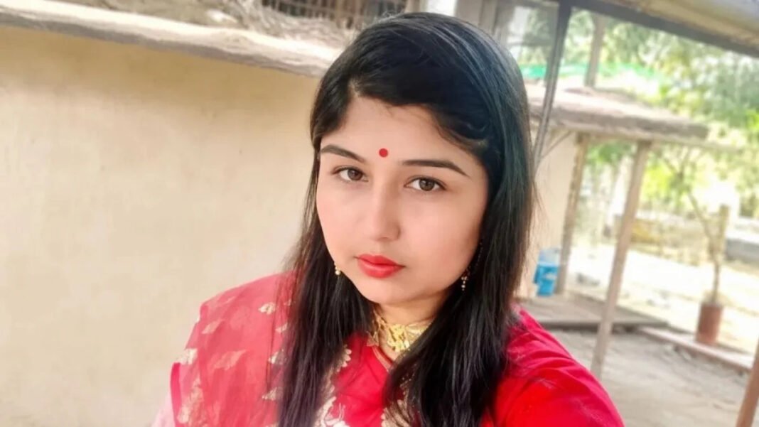 ममता बनर्जी की भतीजी बृष्टि मुखर्जी की मौत, बीरभूम स्थित घर में मिला शव ममता बनर्जी की भतीजी बृष्टि मुखर्जी की मौत, बीरभूम स्थित घर में मिला शव
