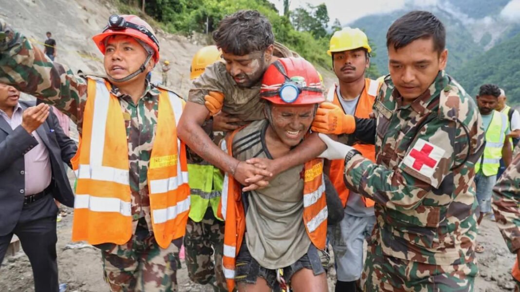 नौ दिन तक सुरंग में जपते रहे ‘हरे कृष्ण’, जन्माष्टमी के दिन संजय साह को मिला जीवनदान नौ दिन तक सुरंग में जपते रहे ‘हरे कृष्ण’, जन्माष्टमी के दिन संजय साह को मिला जीवनदान