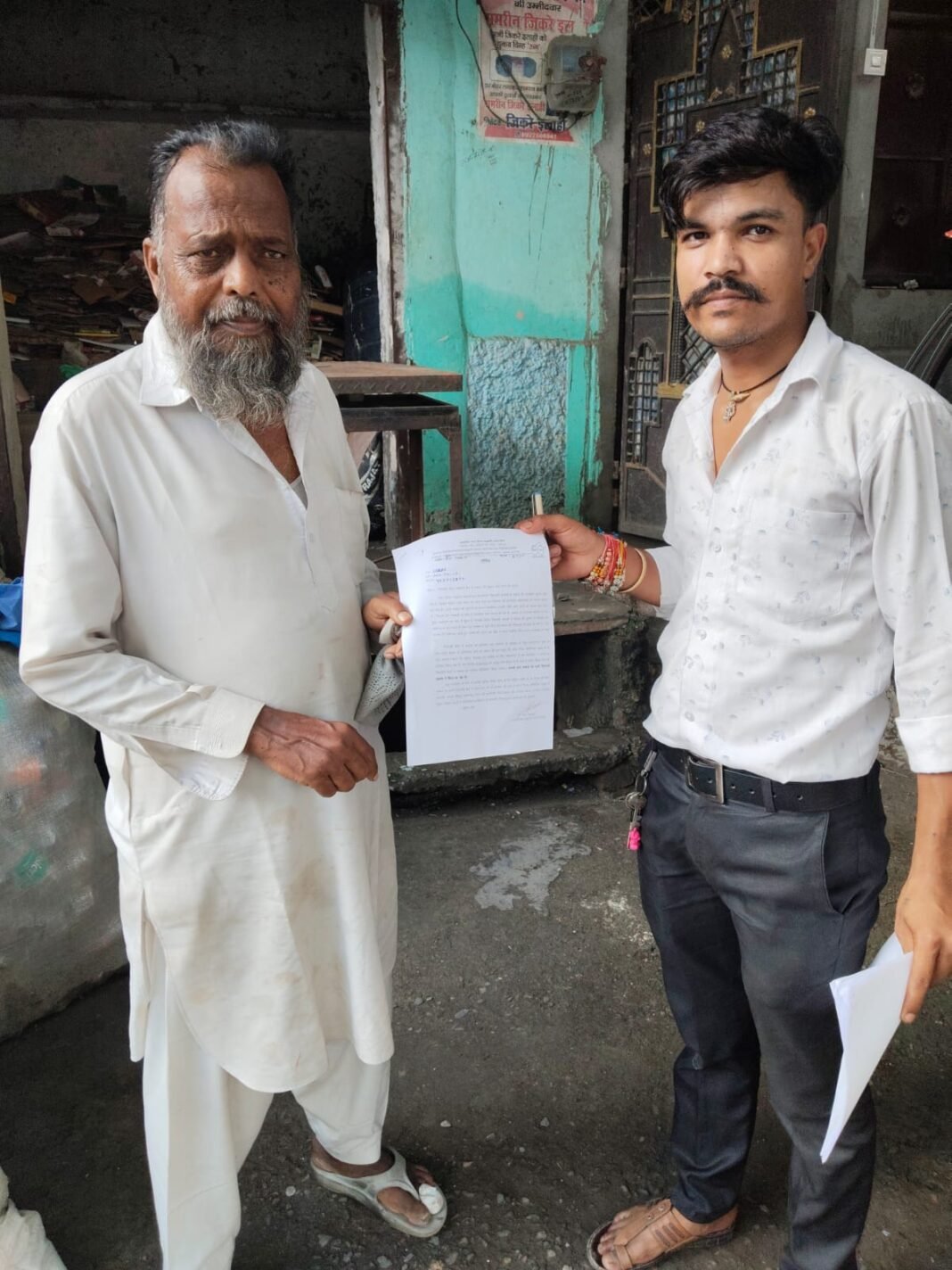 रिहायशी इलाकों में कबाड़ का कारोबार अब नहीं चलेगा, निगम ने 30 कबाड़ियों को थमाया नोटिस रिहायशी इलाकों में कबाड़ का कारोबार अब नहीं चलेगा, निगम ने 30 कबाड़ियों को थमाया नोटिस
