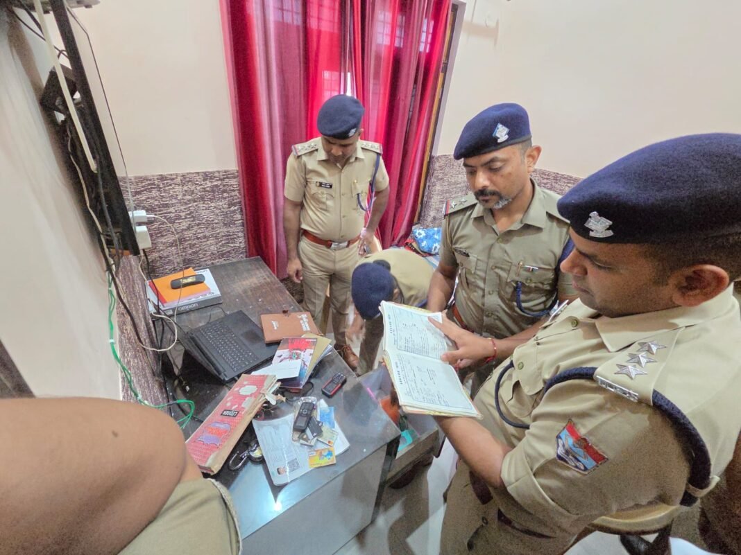 पुलिस का साईबर अपराधियों पर बड़ा प्रहार,जनपद में चिन्हित साईबर हॉटस्पॉट स्थान पर चला विशेष अभियान पुलिस का साईबर अपराधियों पर बड़ा प्रहार,जनपद में चिन्हित साईबर हॉटस्पॉट स्थान पर चला विशेष अभियान