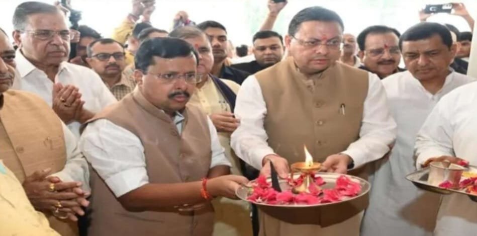 राष्ट्रीय अध्यक्ष नवीन और मुख्यमंत्री धामी ने की पूजा अर्चना राष्ट्रीय अध्यक्ष नवीन और मुख्यमंत्री धामी ने की पूजा अर्चना
