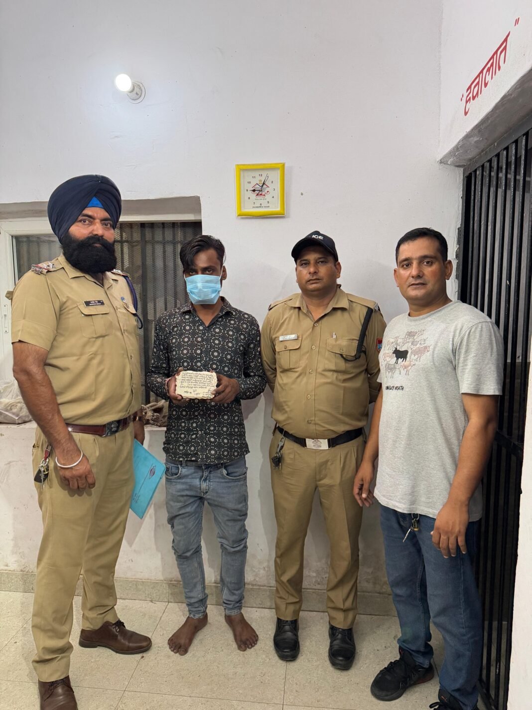 7.78 ग्राम स्मैक ने खोली नशे के कारोबार की कड़ी, बनभूलपुरा में युवक गिरफ्तार 7.78 ग्राम स्मैक ने खोली नशे के कारोबार की कड़ी, बनभूलपुरा में युवक गिरफ्तार
