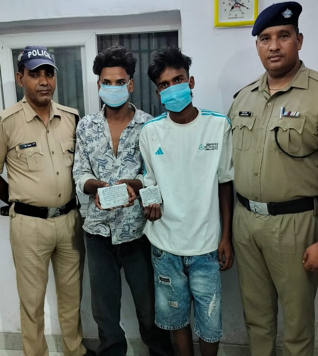 रेलवे स्टेशन पर पर्स झपटा, पुलिस ने दो शातिरों को दबोचा! रेलवे स्टेशन पर पर्स झपटा, पुलिस ने दो शातिरों को दबोचा!