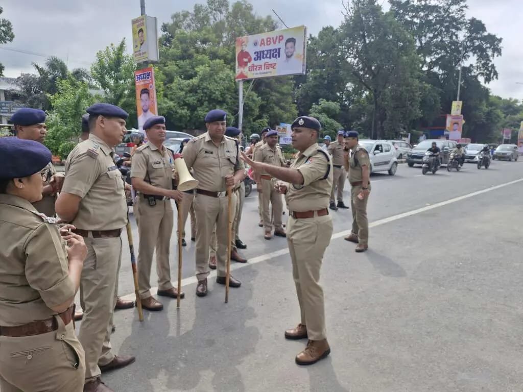एक ओर सीएम का दौरा, दूसरी ओर छात्रसंघ का रण! एक ओर सीएम का दौरा, दूसरी ओर छात्रसंघ का रण!