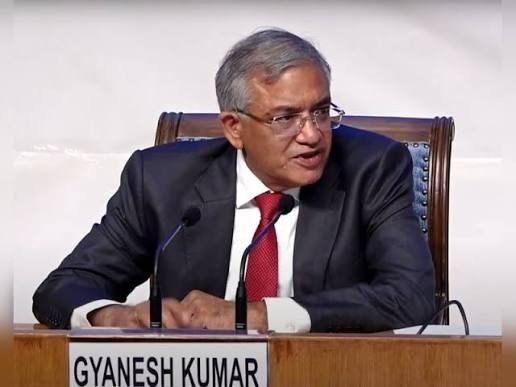 SIR पर मतभेद की खबरों के बीच चुनाव आयोग की सफाई, कहा- अलग राय होना सामान्य प्रक्रिया का हिस्सा SIR पर मतभेद की खबरों के बीच चुनाव आयोग की सफाई, कहा- अलग राय होना सामान्य प्रक्रिया का हिस्सा