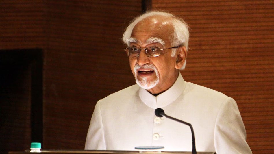 हामिद अंसारी के बयान पर विवाद, मुस्लिम धर्मगुरुओं ने भी जताई असहमति हामिद अंसारी के बयान पर विवाद, मुस्लिम धर्मगुरुओं ने भी जताई असहमति
