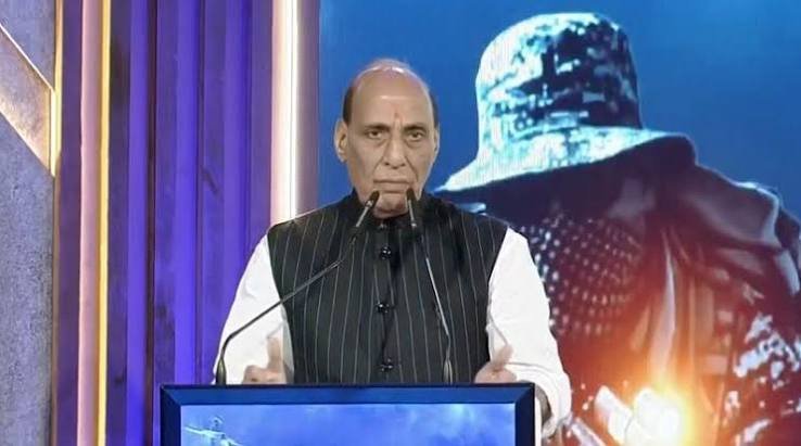 शांति चाहते हैं तो युद्ध के लिए तैयार रहें, आतंकवाद पर भारत कोई समझौता नहीं करेगा: राजनाथ सिंह शांति चाहते हैं तो युद्ध के लिए तैयार रहें, आतंकवाद पर भारत कोई समझौता नहीं करेगा: राजनाथ सिंह