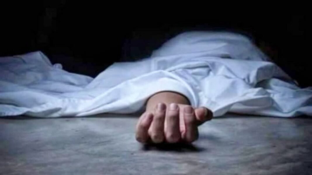 मालदेवता में पुल से लटका मिला व्यक्ति का शव, पुलिस जांच में जुटी मालदेवता में पुल से लटका मिला व्यक्ति का शव, पुलिस जांच में जुटी