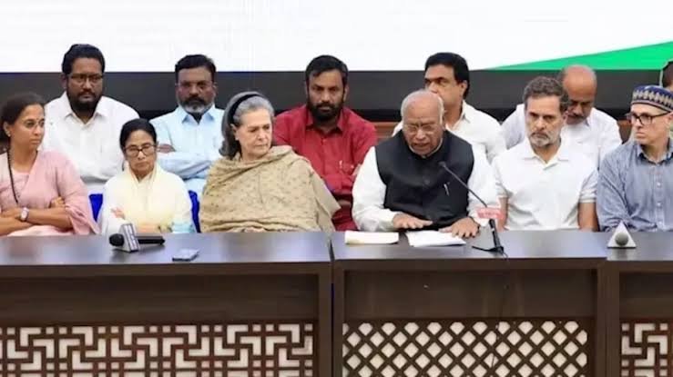 परिसीमन पर भाजपा की रणनीति से विपक्ष में हलचल, क्या अलग-थलग पड़ जाएगी कांग्रेस? परिसीमन पर भाजपा की रणनीति से विपक्ष में हलचल, क्या अलग-थलग पड़ जाएगी कांग्रेस?