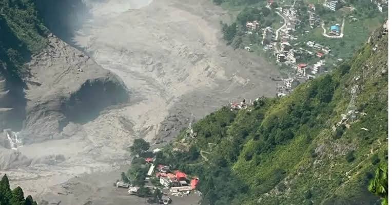 नेपाल में बाढ़ का कहर: 40 घर और छह पुल बहे, 150 से अधिक विदेशी पर्यटक फंसे; 10 लोग लापता नेपाल में बाढ़ का कहर: 40 घर और छह पुल बहे, 150 से अधिक विदेशी पर्यटक फंसे; 10 लोग लापता