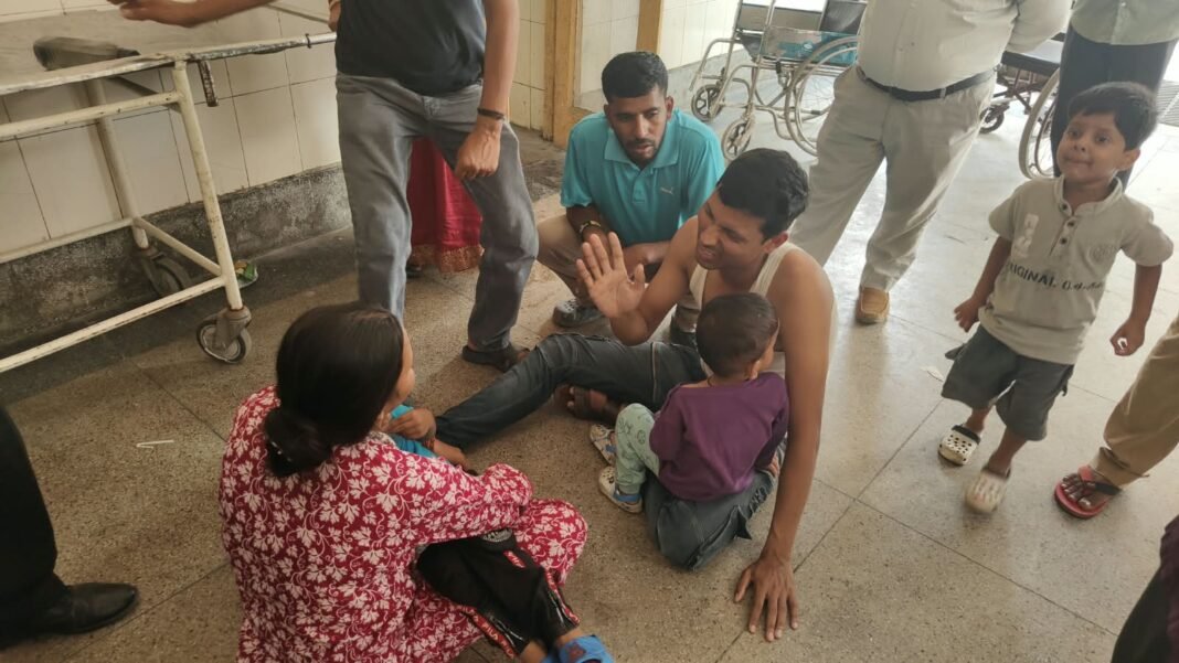 गर्दन का दर्द ठीक कराने गई महिला की मौत, पहलवान के पास बिगड़ी हालत गर्दन का दर्द ठीक कराने गई महिला की मौत, पहलवान के पास बिगड़ी हालत