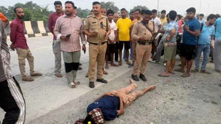 बेरीपड़ाव में तेज रफ्तार वाहन का कहर, सड़क पार कर रहे चौकीदार की मौत बेरीपड़ाव में तेज रफ्तार वाहन का कहर, सड़क पार कर रहे चौकीदार की मौत