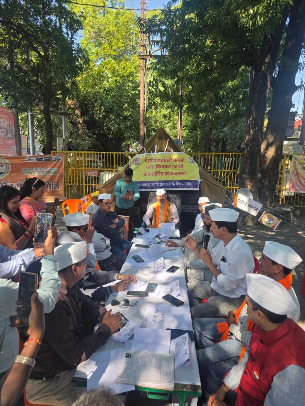 गैरसैंण राजधानी से यूसीसी तक, जनता कैबिनेट के तीन बड़े फैसले गैरसैंण राजधानी से यूसीसी तक, जनता कैबिनेट के तीन बड़े फैसले