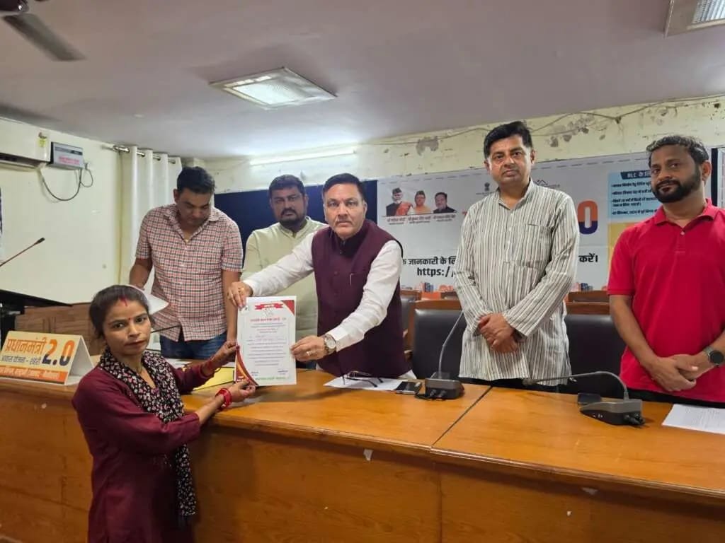 अब गरीबों के आशियाने को मिलेगी ज्यादा ताकत, ढाई लाख से बढ़कर 2.75 लाख हुई मदद अब गरीबों के आशियाने को मिलेगी ज्यादा ताकत, ढाई लाख से बढ़कर 2.75 लाख हुई मदद
