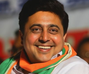 RSS के गढ़ नागपुर में कांग्रेस का परचम, अभिजीत वंजारी ने भाजपा को 3,271 वोटों से हराया RSS के गढ़ नागपुर में कांग्रेस का परचम, अभिजीत वंजारी ने भाजपा को 3,271 वोटों से हराया