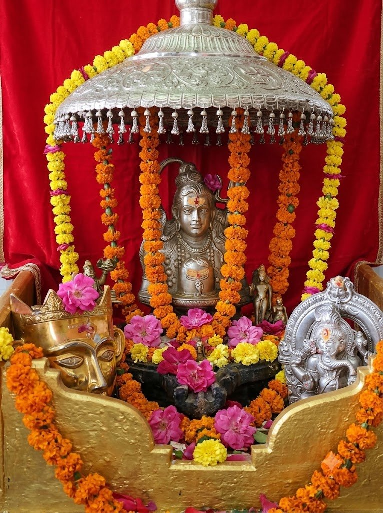 चतुर्थ केदार रुद्रनाथ की डोली देवलधार पहुंची, आज गोपीनाथ मंदिर में विराजमान होंगे भगवान चतुर्थ केदार रुद्रनाथ की डोली देवलधार पहुंची, आज गोपीनाथ मंदिर में विराजमान होंगे भगवान