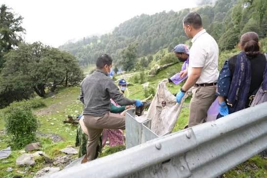 तुंगनाथ-चोपता में प्लास्टिक ले जाने पर लगेगी रोक, वन विभाग चलाएगा 100 स्वच्छता अभियान; अब तक 5 हजार किलो कचरा एकत्र तुंगनाथ-चोपता में प्लास्टिक ले जाने पर लगेगी रोक, वन विभाग चलाएगा 100 स्वच्छता अभियान; अब तक 5 हजार किलो कचरा एकत्र