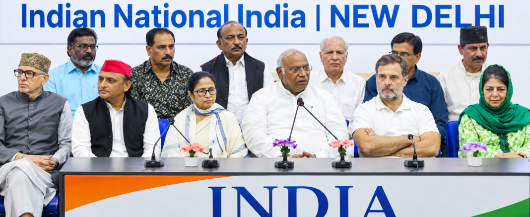 मुख्य चुनाव आयुक्त ज्ञानेश कुमार के खिलाफ INDIA गठबंधन की प्रतीकात्मक महाभियोग सुनवाई, खरगे ने पेश किया प्रस्ताव मुख्य चुनाव आयुक्त ज्ञानेश कुमार के खिलाफ INDIA गठबंधन की प्रतीकात्मक महाभियोग सुनवाई, खरगे ने पेश किया प्रस्ताव