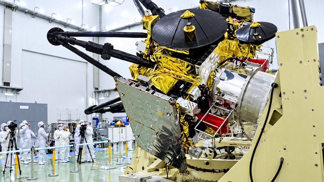 मंगल ग्रह के चंद्रमा फोबोस से मिट्टी के नमूने लाएगा जापान, JAXA का ऐतिहासिक MMX मिशन आज होगा लॉन्च मंगल ग्रह के चंद्रमा फोबोस से मिट्टी के नमूने लाएगा जापान, JAXA का ऐतिहासिक MMX मिशन आज होगा लॉन्च
